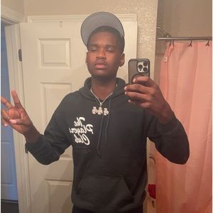 Meet your Posher, Dontez